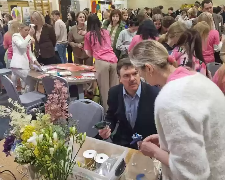 DALYVAVIMAS RENGINYJE