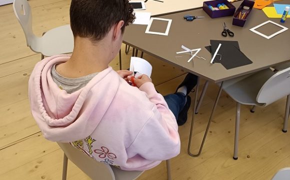 DALYVAVIMAS EDUKACINIAME UŽSIĖMIME „SILUETŲ KŪRIMAS“