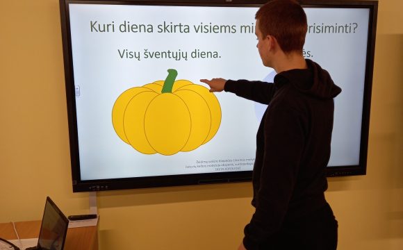 20231027_100444 KĄ IŠVIRSIM: MOLIŪGŲ SARIUBĄ AR RAGANŲ VIRALĄ?