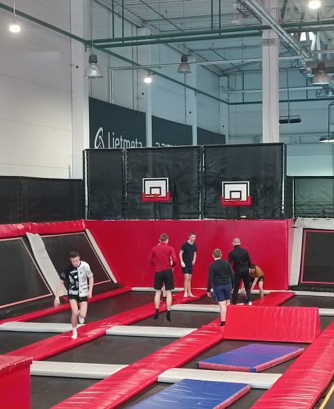 IŠVYKA Į &nbsp;„UNIQUA“ ARENOS BATUTŲ PARKĄ