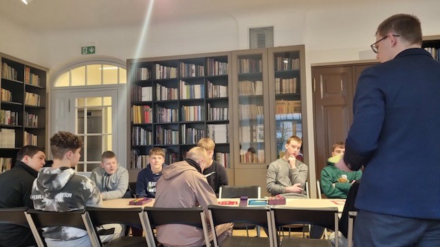 PAMOKOS KITOSE ERDVĖSE