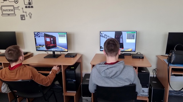 PAMOKOS KITOSE ERDVĖSE