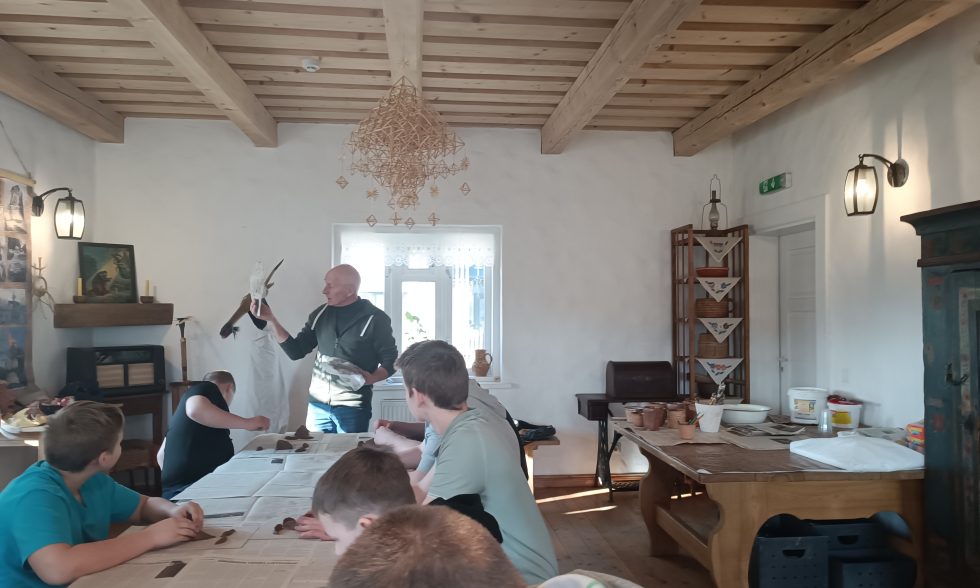 CENTRO MOKINIAI RUOŠIASI UŽGAVĖNĖMS