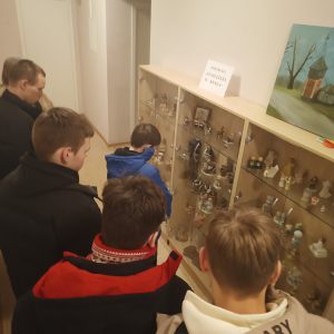 EDUKACIJA GRUZDŽIŲ BIBLIOTEKOJE