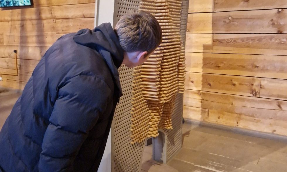 RENGINYS CENTRO MOKINIAMS „KURTUVĖNŲ DVARO TAKAIS“