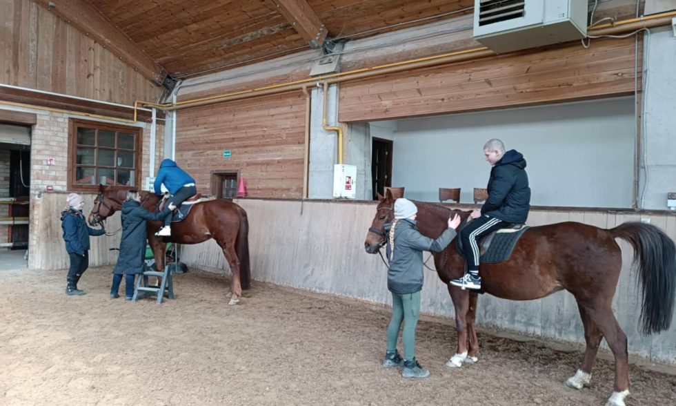 RENGINYS CENTRO MOKINIAMS „KURTUVĖNŲ DVARO TAKAIS“