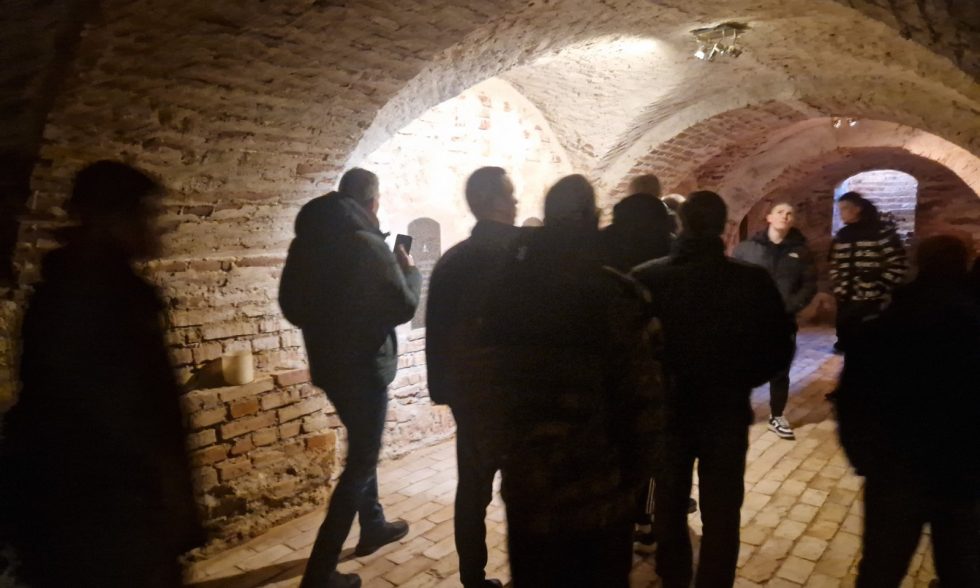 RENGINYS CENTRO MOKINIAMS „KURTUVĖNŲ DVARO TAKAIS“