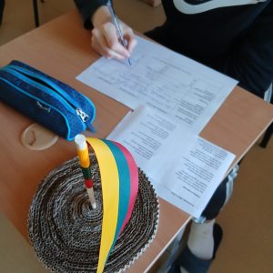 INTEGRUOTA LIETUVIŲ KALBOS IR LITERATŪROS  – MUZIKOS PAMOKA „SU MEILE – LIETUVAI“