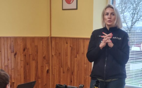 SUSITIKIMAS SU ŠIAULIŲ BENDRUOMENĖS POLICIJOS PAREIGŪNAIS