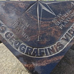 LIETUVOS GEOGRAFINIS CENTRAS ,,MEILĖS IR TAIKOS GĖLĖ’’