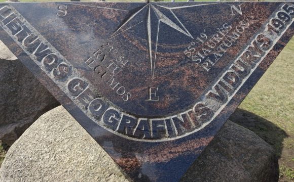 LIETUVOS GEOGRAFINIS CENTRAS ,,MEILĖS IR TAIKOS GĖLĖ’’
