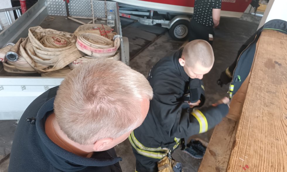 IŠVYKA Į ŠIAULIŲ PRIEŠGAISRINĘ GELBĖJIMO VALDYBĄ BEI LENGVOSIOS ATLETIKOS IR SVEIKATINGUMO CENTRĄ