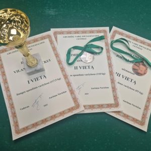 ŠTANGOS SPAUDIMO VARŽYBOS CENTRE