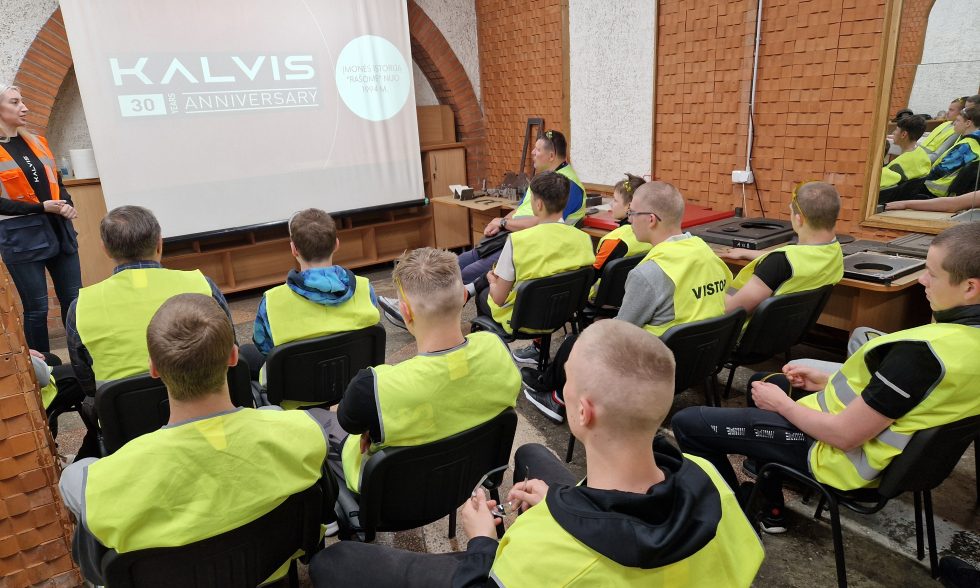 NETRADICINĖS PAMOKOS ŠIAULIŲ ĮMONĖSE