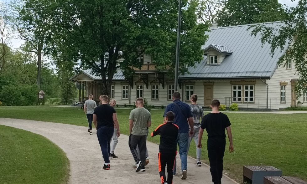 PREMJEROS „GYVENIMAS, KURIAME AŠ NE NAMIE“ STEBĖJIMAS KURŠĖNŲ KULTŪROS CENTRE