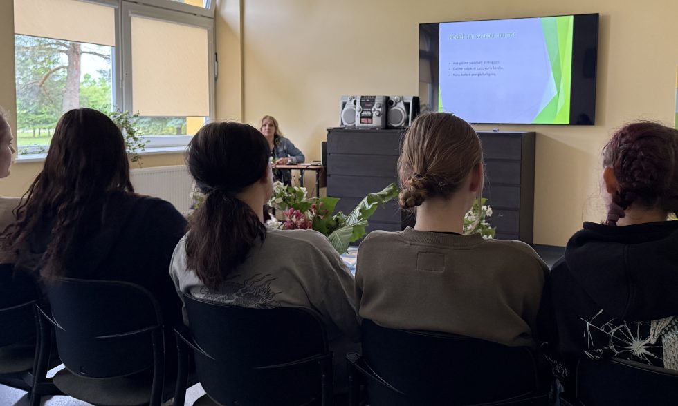 BIRŽELIO 4-OJI – TARPTAUTINĖ VAIKŲ, NUKENTĖJUSIŲ NUO AGRESIJOS, DIENA