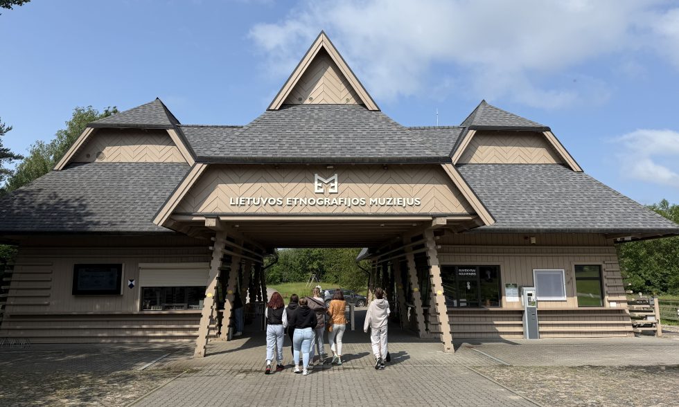 PAMOKA LIETUVOS ETNOGRAFIJOS MUZIEJUJE