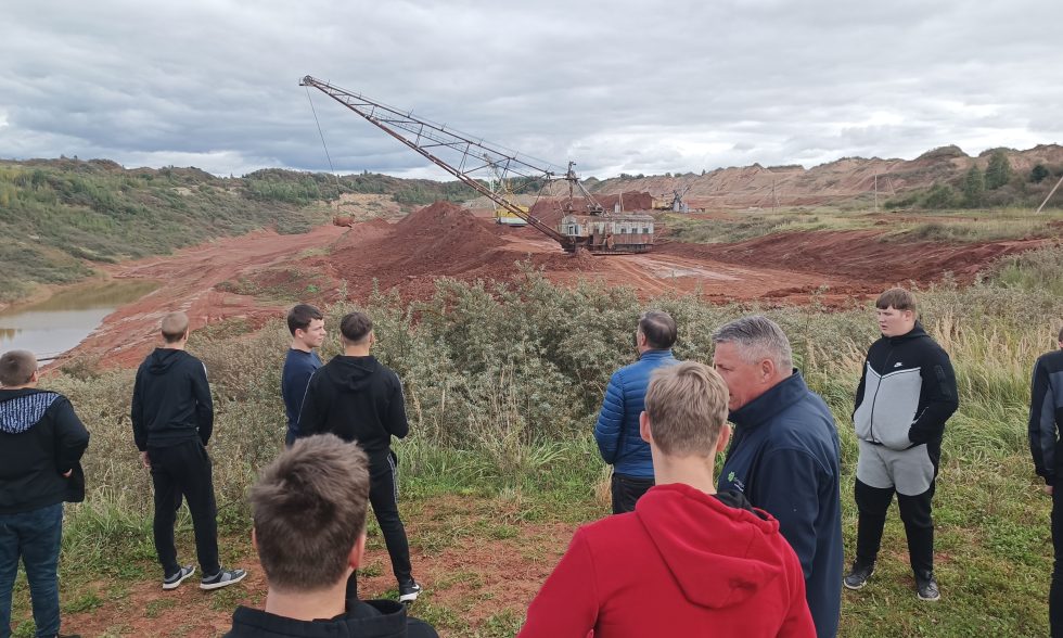 UGDYMO PROCESO ORGANIZAVIMAS KITOSE APLINKOSE.