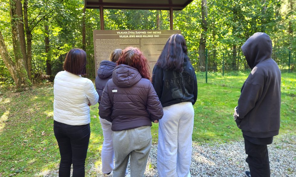 ISTORIJOS PAMOKA JAUČAKIŲ HOLOKAUSTO MEMORIALE