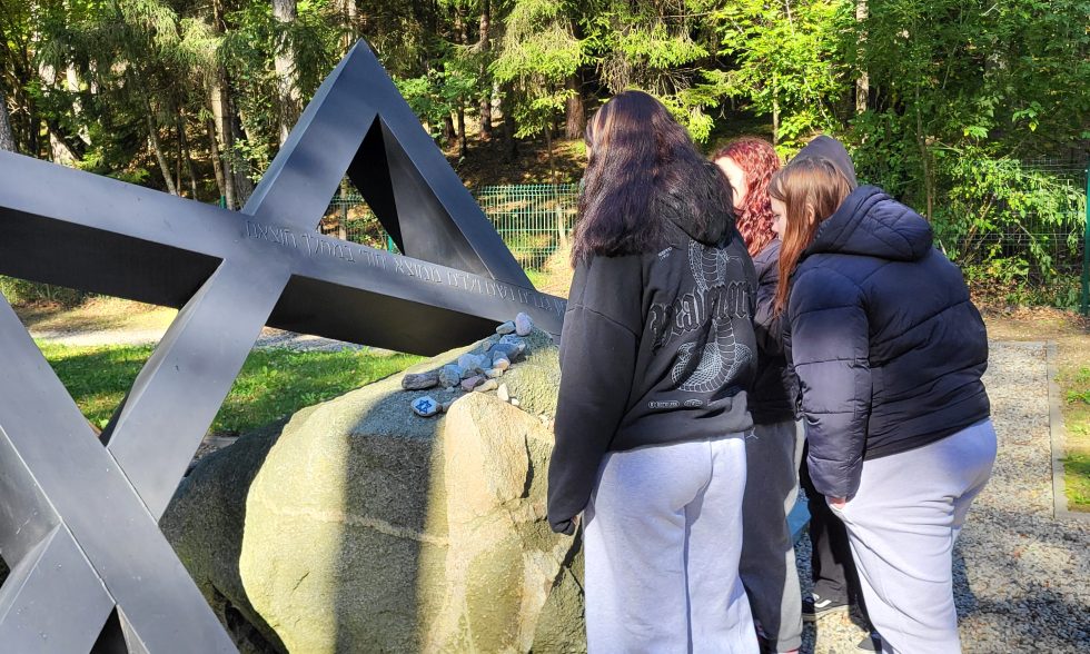 ISTORIJOS PAMOKA JAUČAKIŲ HOLOKAUSTO MEMORIALE