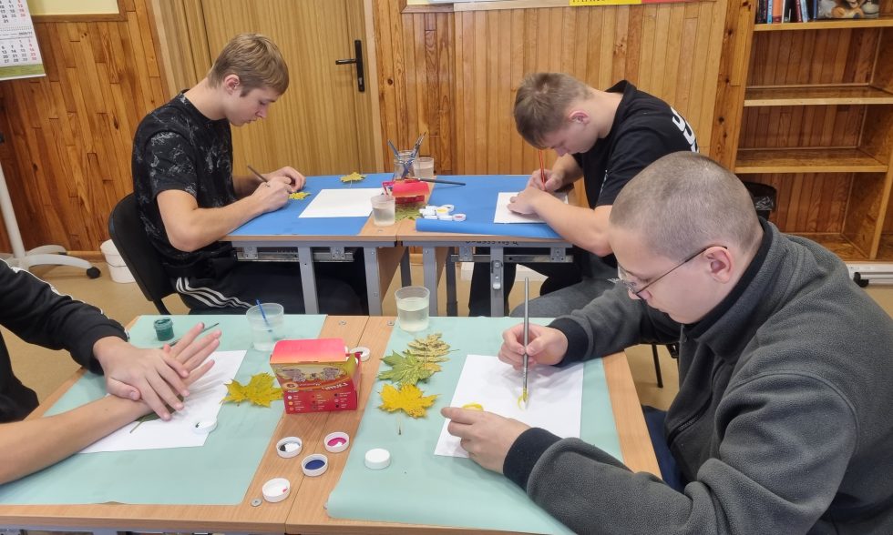 Dailės pamokose – tylus rudens stebuklas