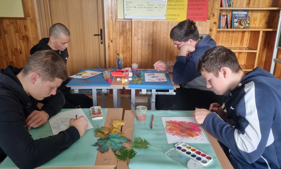 Dailės pamokose – tylus rudens stebuklas