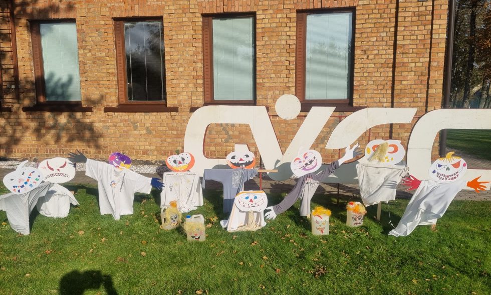 Kūrybinė instaliacija ,,Šmėklų teatras“