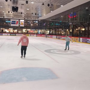 Mokinių išvyka į ledo areną