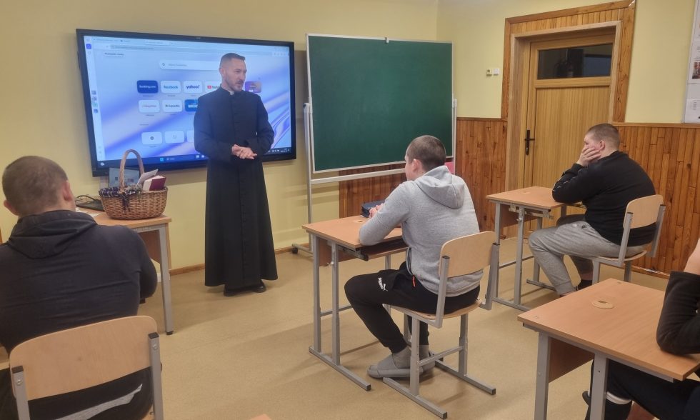 LIETUVIŠKŲ TRADICIJŲ PUOSELĖJIMAS ADVENTO IR KALĖDINIU LAIKOTARPIU CENTRE