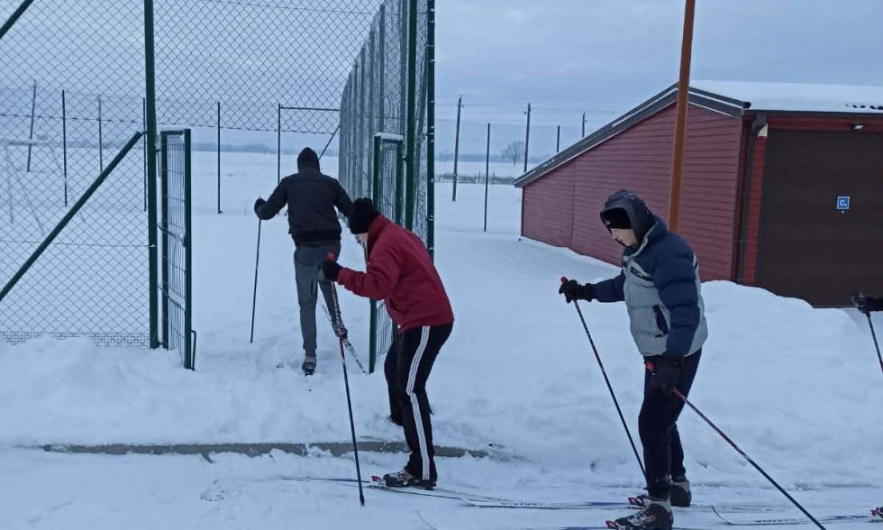 t4AU5ahm MOKINIŲ ŽIEMOS PRAMOGOS CENTRE