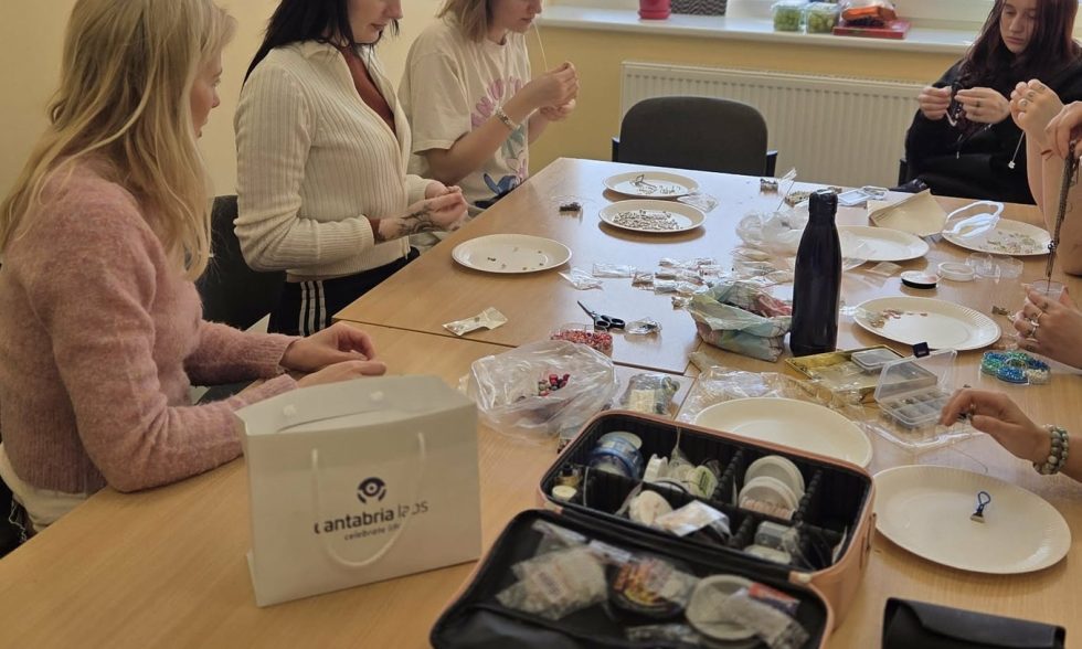 JAUKI IR KŪRYBIŠKA POPIETĖ SU SAVANORE J. KIGUOLE