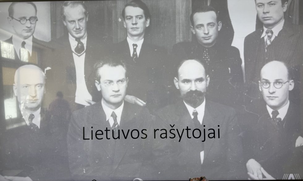 TARPTAUTINĖ RAŠYTOJŲ DIENA