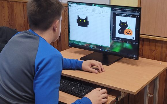 Helovino nuotaika informatikos pamokose