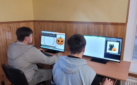 Helovino nuotaika informatikos pamokose