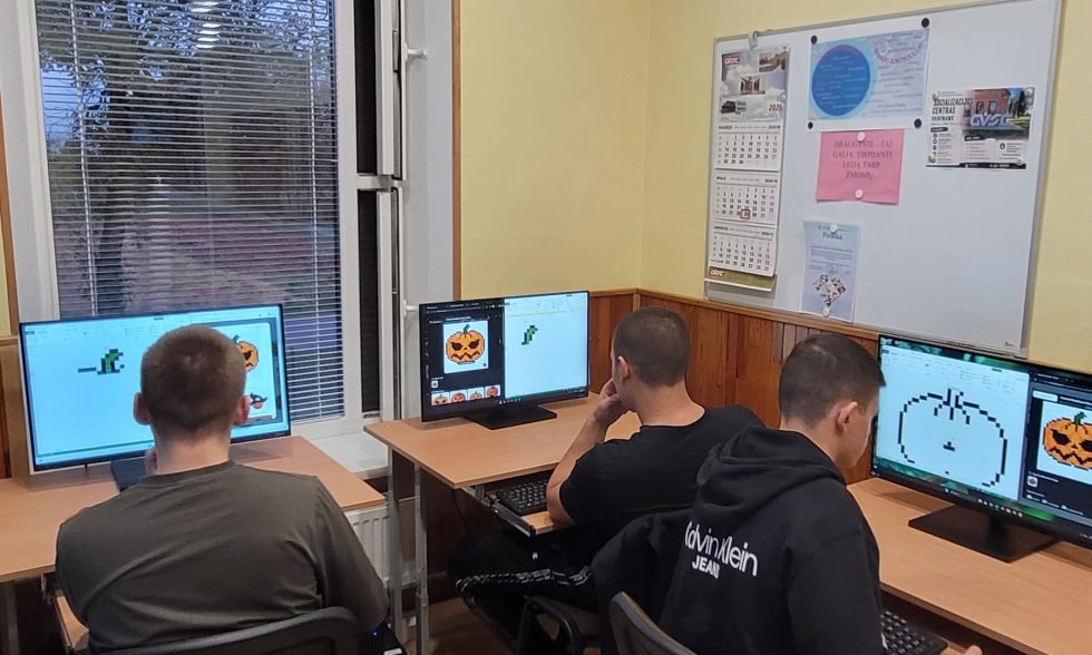 1000020146 Helovino nuotaika informatikos pamokose