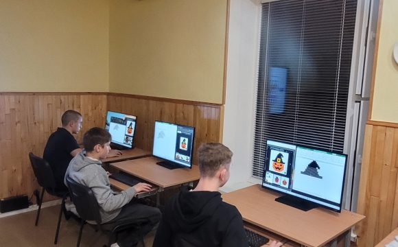 Helovino nuotaika informatikos pamokose